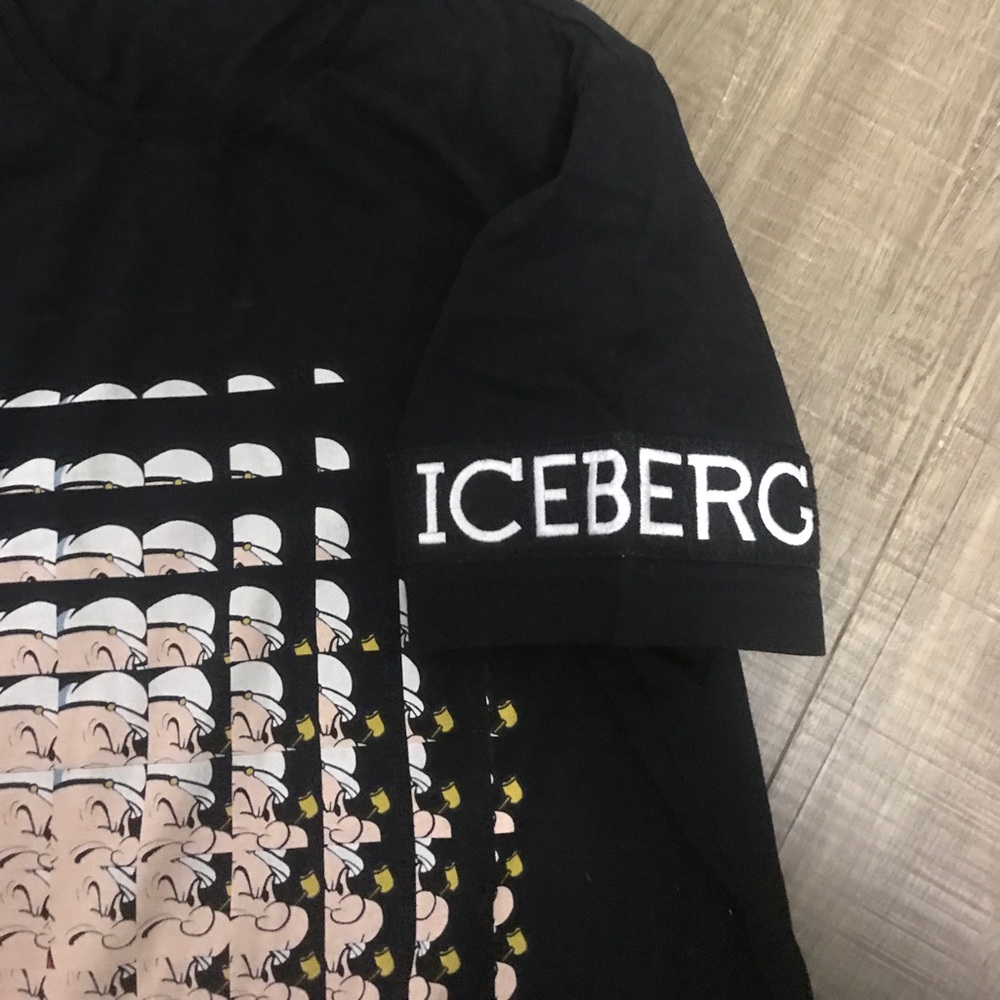 Iceberg black t shirt - large